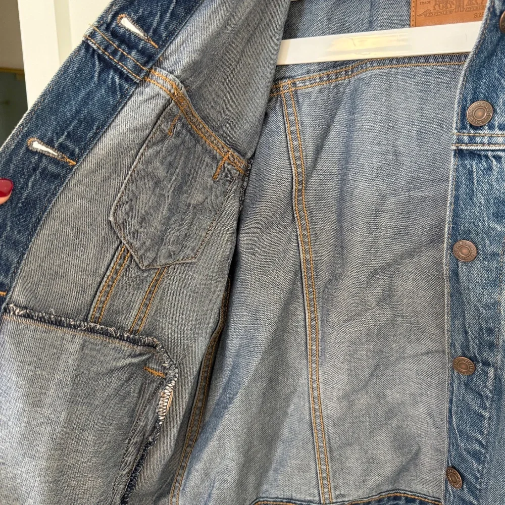 EUC Levi Strauss Women’s Denim Jacket - XL - Picture 3 of 4